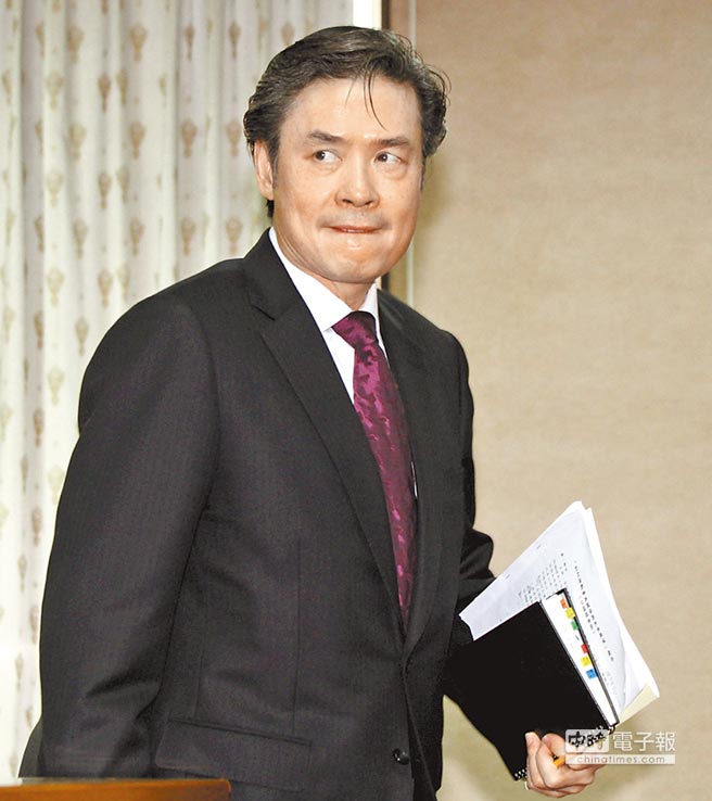 馬辦6日宣布,“國安會(huì)秘書長(zhǎng)”金溥聰請(qǐng)辭獲準(zhǔn),遺缺由“國防部前部長(zhǎng)”高華柱接任 馬辦6日宣布,“國安會(huì)秘書長(zhǎng)”金溥聰請(qǐng)辭獲準(zhǔn),遺缺由“國防部前部長(zhǎng)”高華柱接任